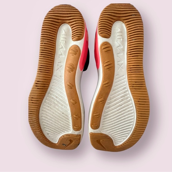 Nike Size 8 Women's Air Max DIA Winter Cargo Khaki Running Shoes, EUC - Picture 5 of 5